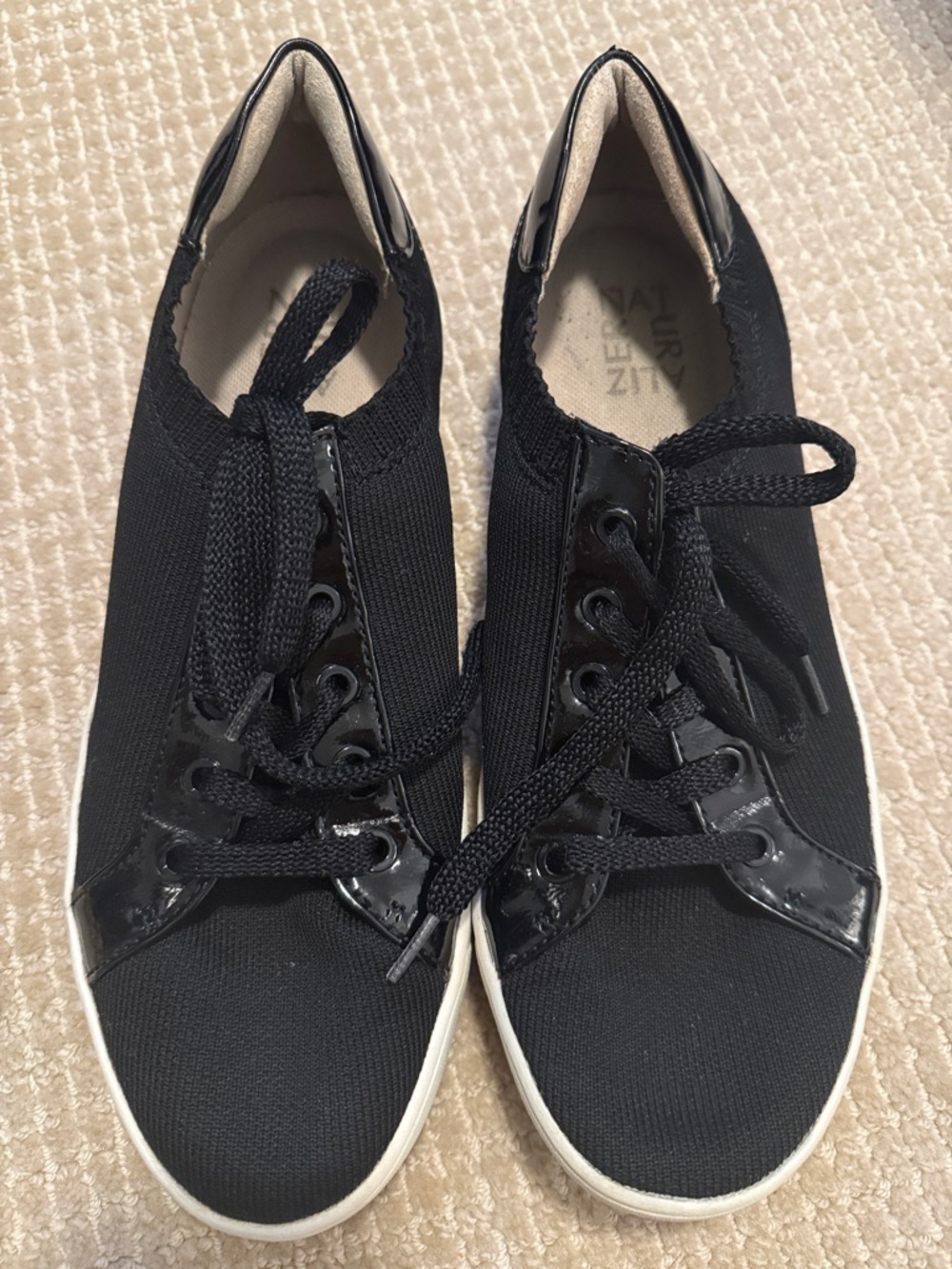Women's Black Size 8.5W Slip-On Lace-Up Casual Sneakers